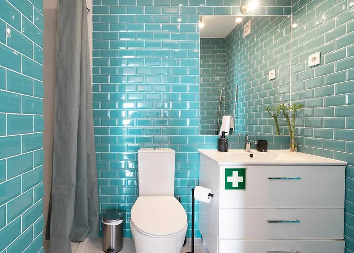 Emblematic View - Centre *